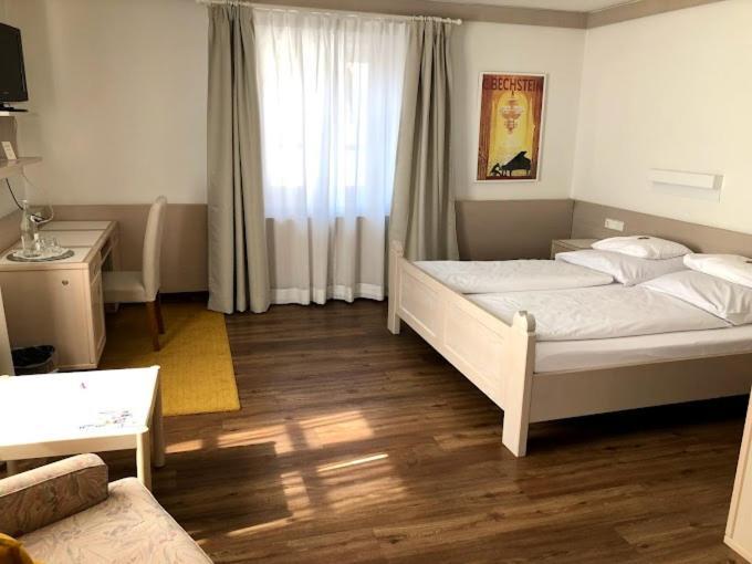 Hotel Und Gasthof Zur Laute Mindelheim Eksteriør billede