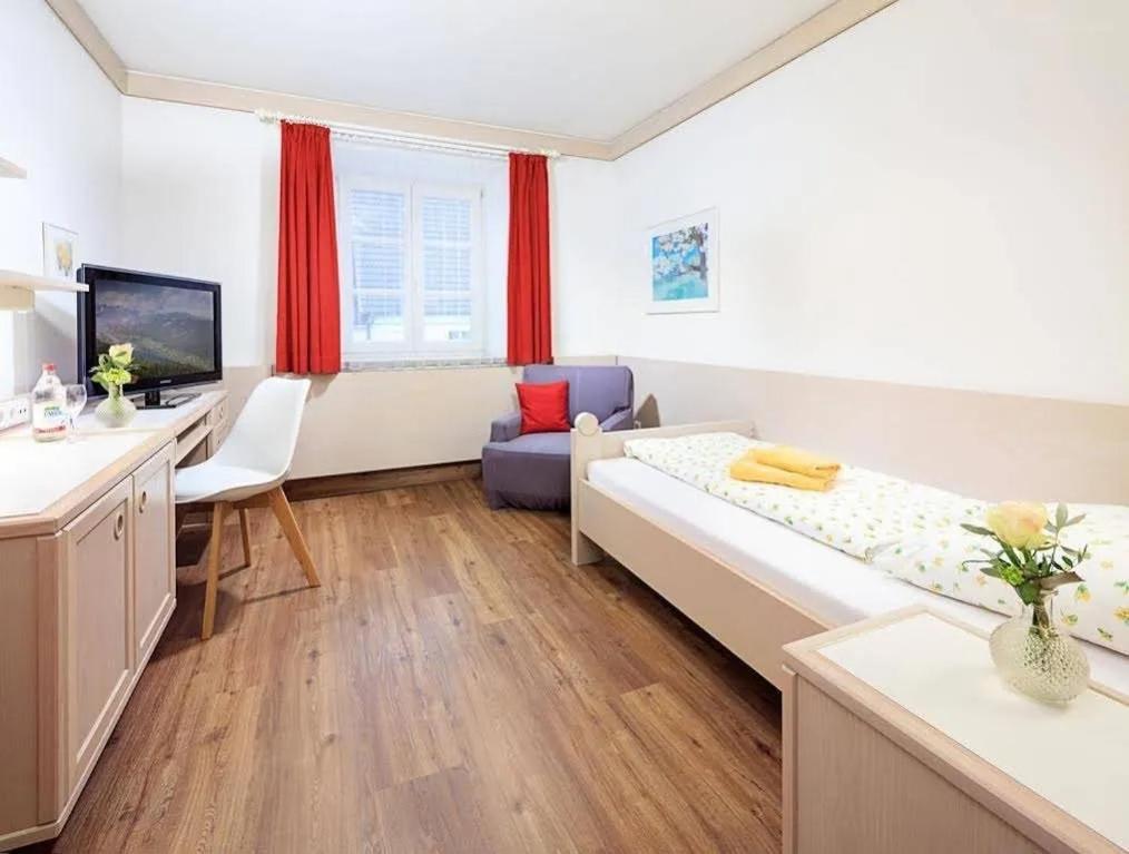 Hotel Und Gasthof Zur Laute Mindelheim Eksteriør billede
